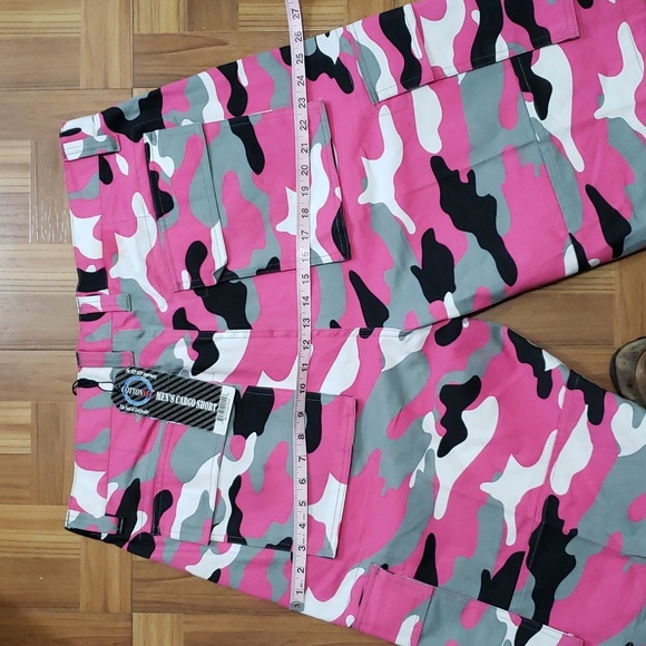 COTTON NET pink camo cargo shorts - Picture 15 of 16